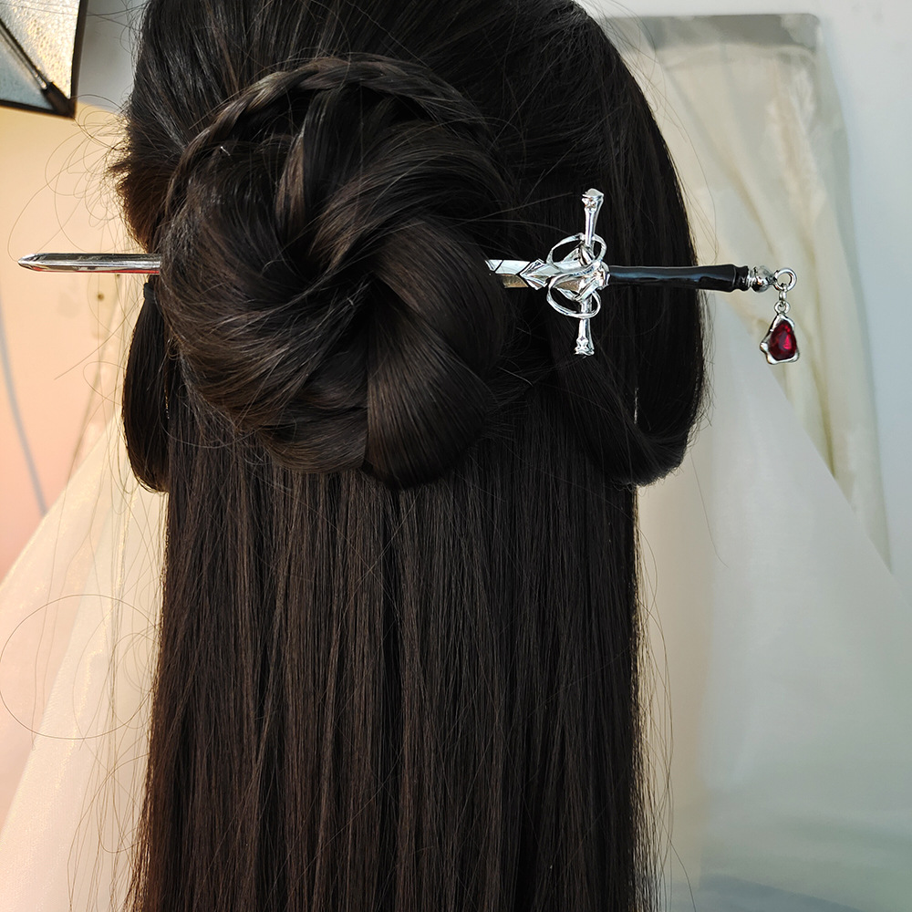 Hanbok Hair Pin - ปิ่นปักผมรูปดาบจีนโบราณ วัสดุโลหะ ดีไซน์สวยงาม เหมาะสำหรับชุดฮั่นฝู ของตกแต่งคอสเพลย์โบราณ เครื่องประดับผมทรงบัน
